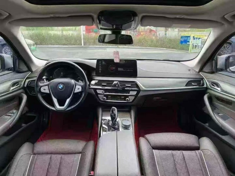 重庆21年宝马5系5