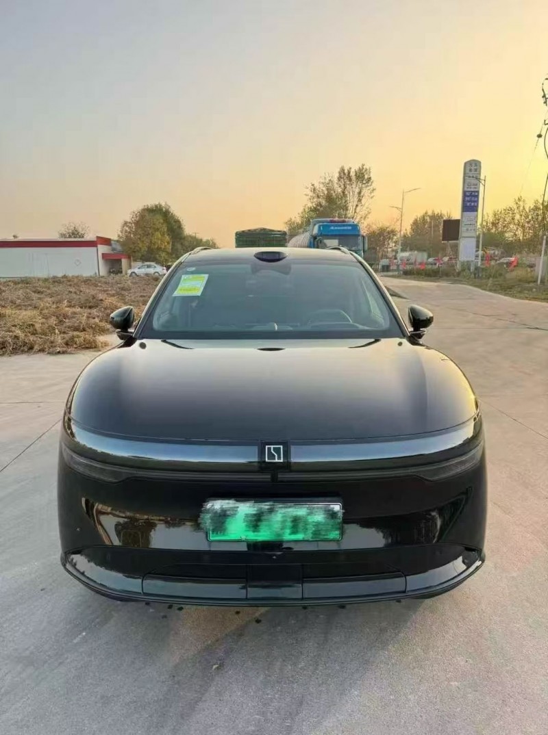 东营24年极氪汽车7X1