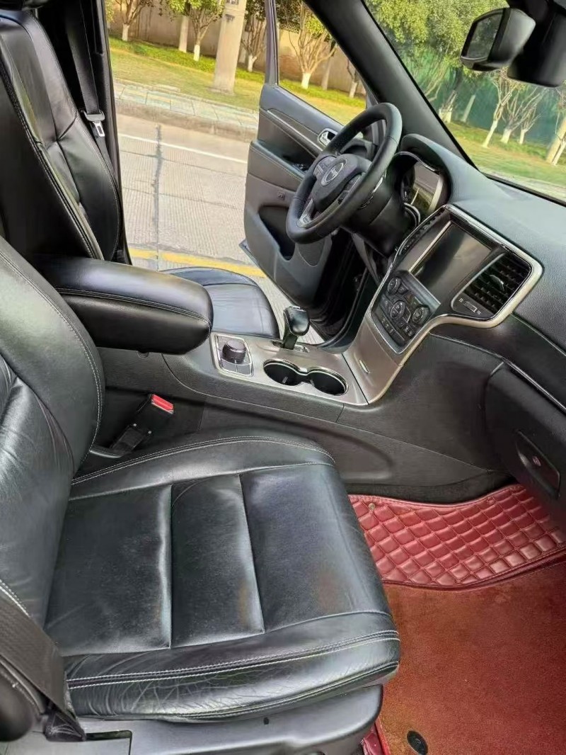 常州16年Jeep大切诺基6