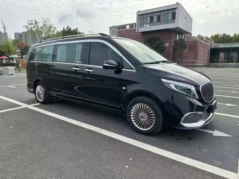 枣庄22年奔驰威霆2