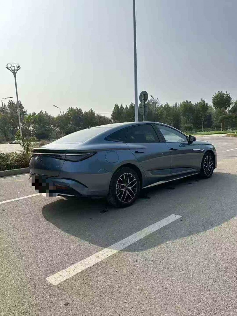 枣庄23年比亚迪海豹9