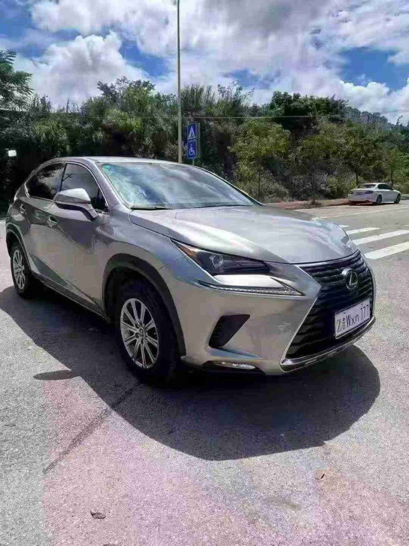 南宁20年雷克萨斯NX2