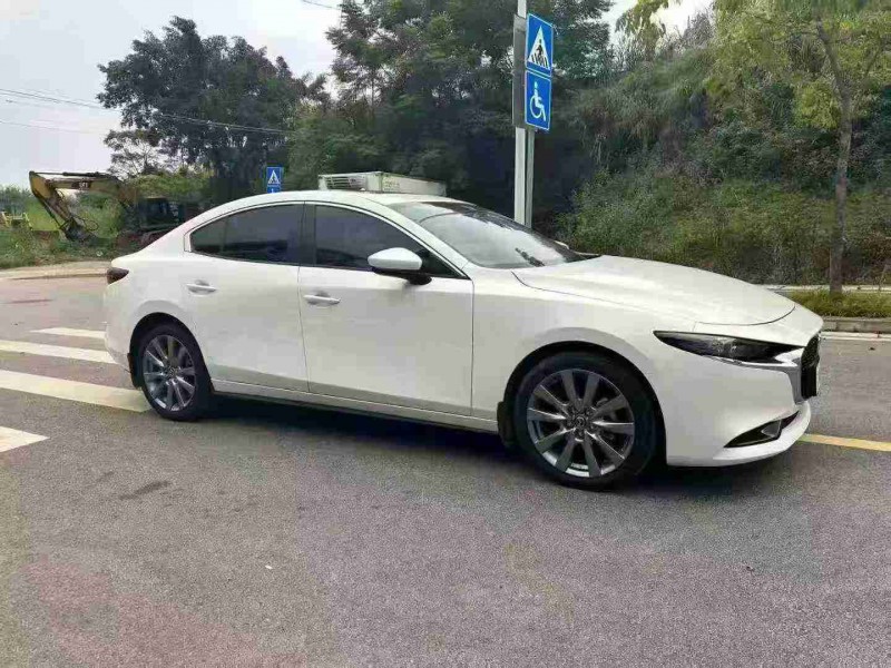 南宁25年马自达昂克赛拉2