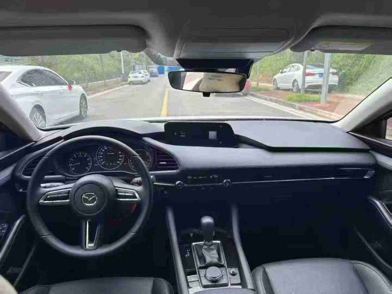 南宁25年马自达昂克赛拉5