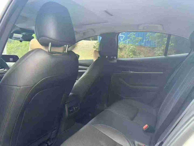 南宁25年马自达昂克赛拉6