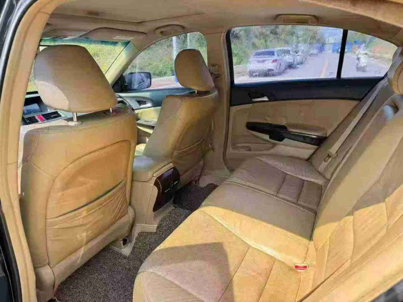 南宁13年本田雅阁6