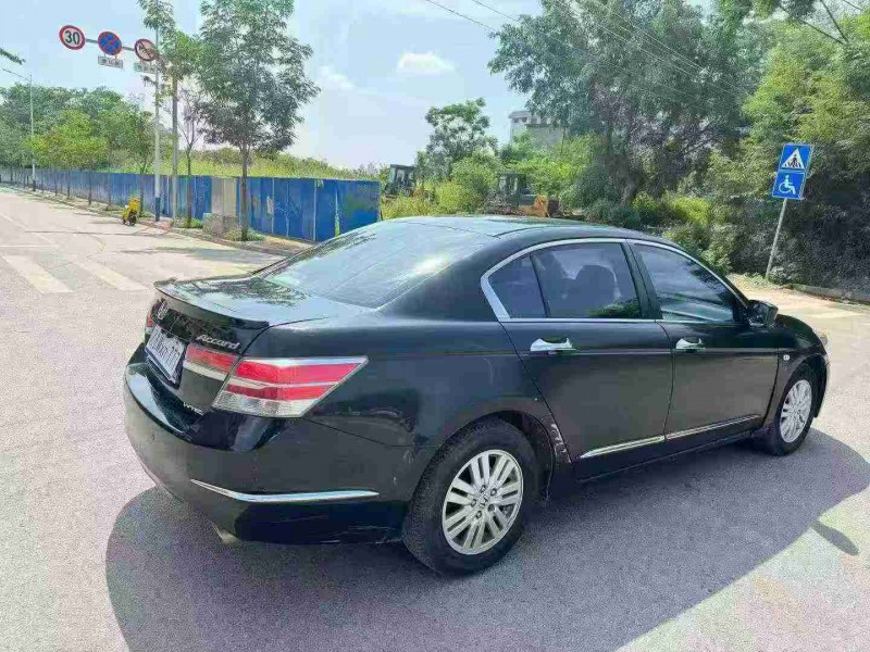 南宁13年本田雅阁7