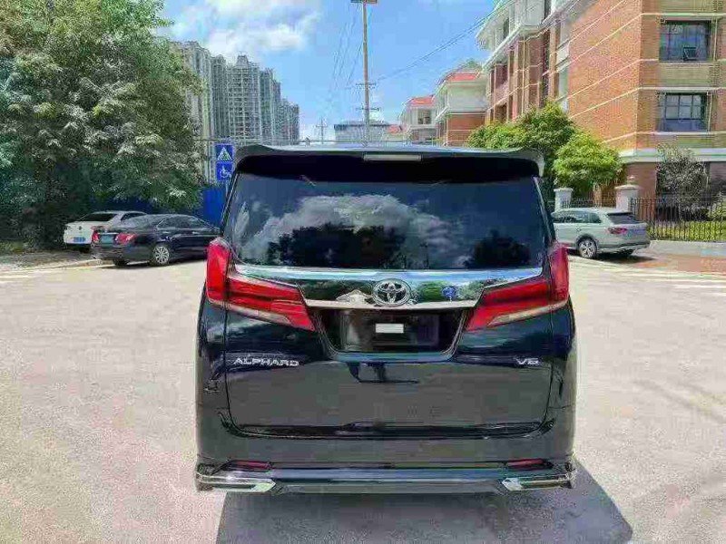 南宁18年丰田埃尔法9