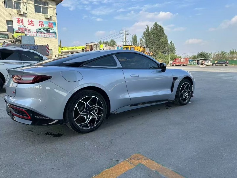 保定24年哪吒GT8