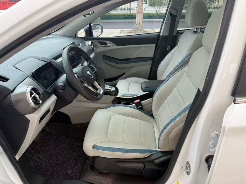 保定23年比亚迪元4