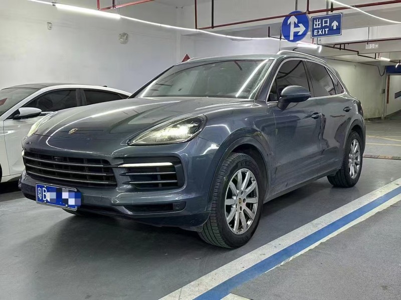 广州18年保时捷卡宴2