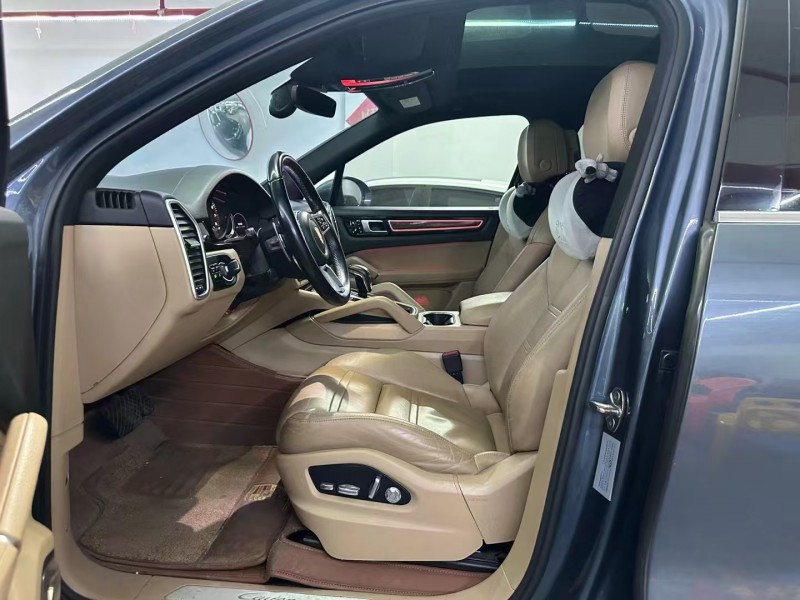 广州18年保时捷卡宴3