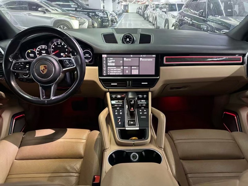 广州18年保时捷卡宴4