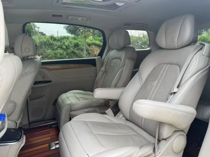 保定19年别克GL84