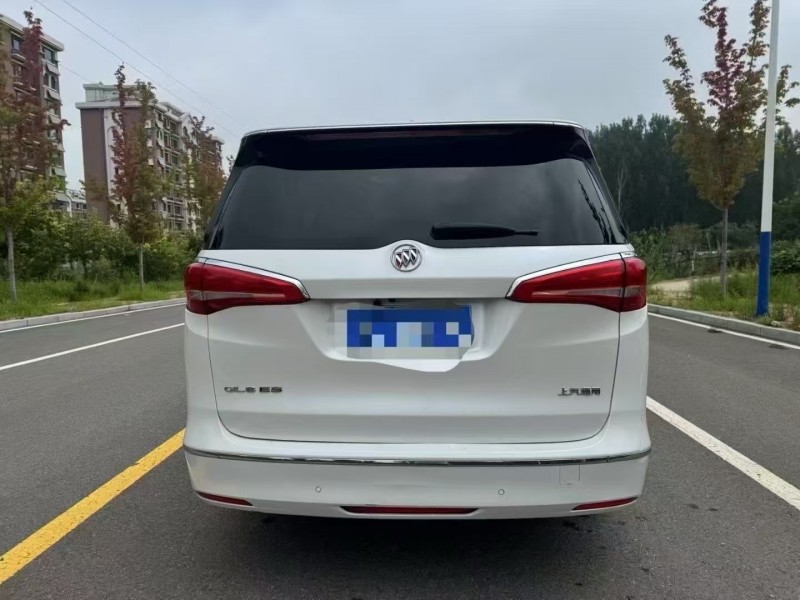 保定19年别克GL88