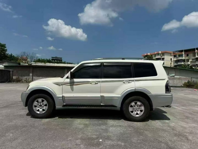 贵阳15年三菱帕杰罗6