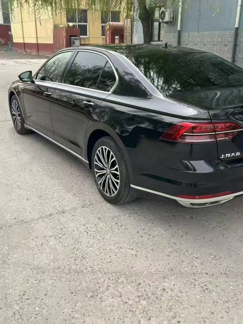 保定19年大众辉昂7