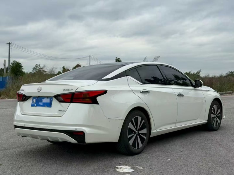 广州22年日产天籁5