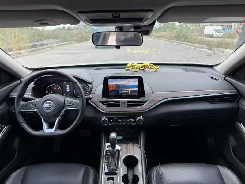 广州22年日产天籁8