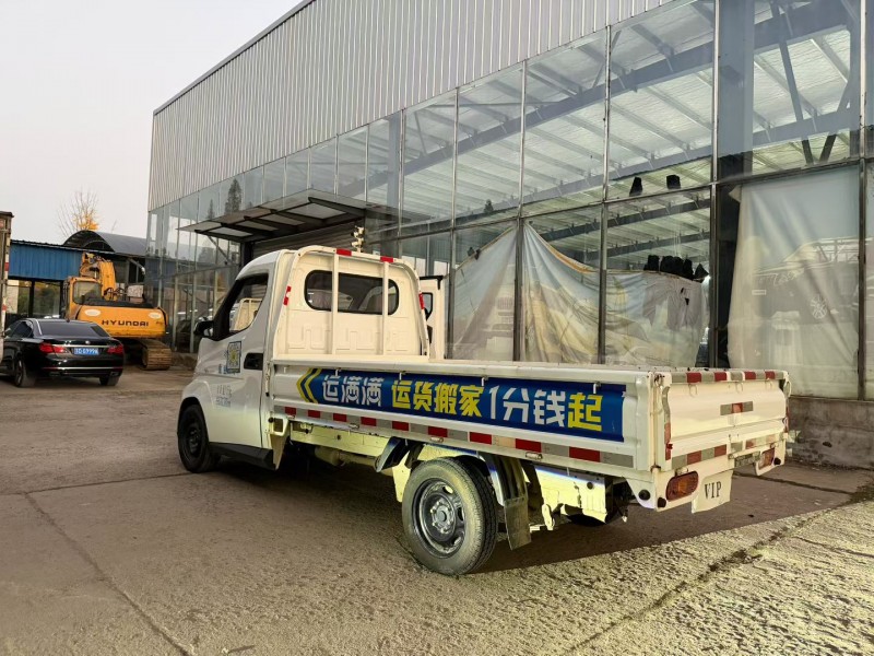 徐州22年飞碟箱货货车7