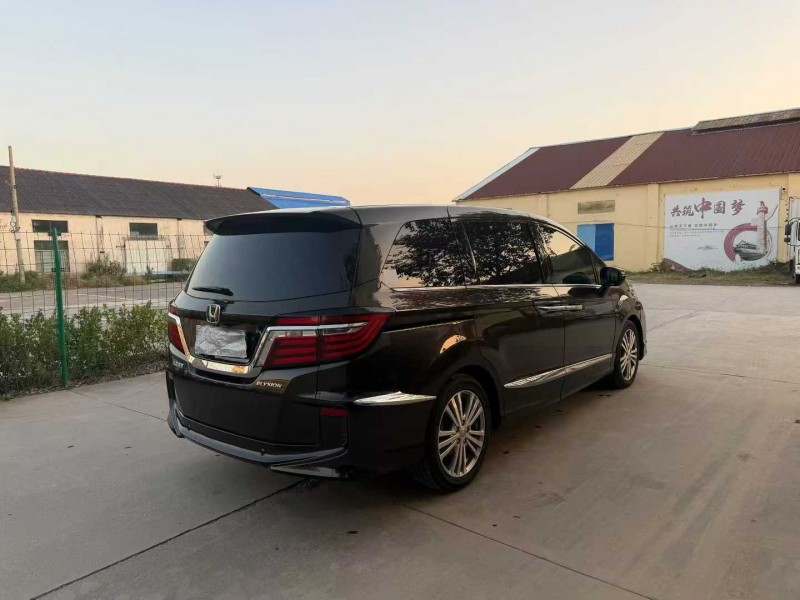 深圳18年本田艾力绅3