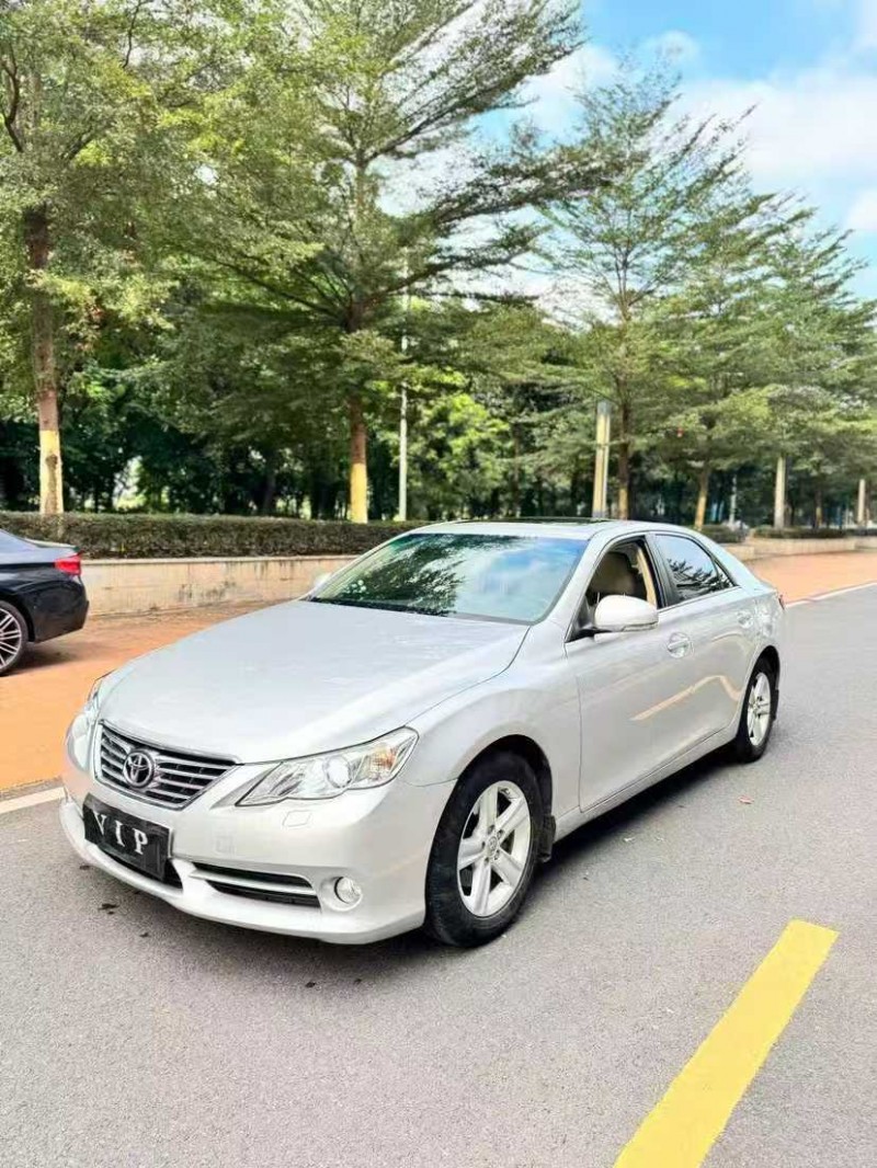 东莞13年丰田锐志3