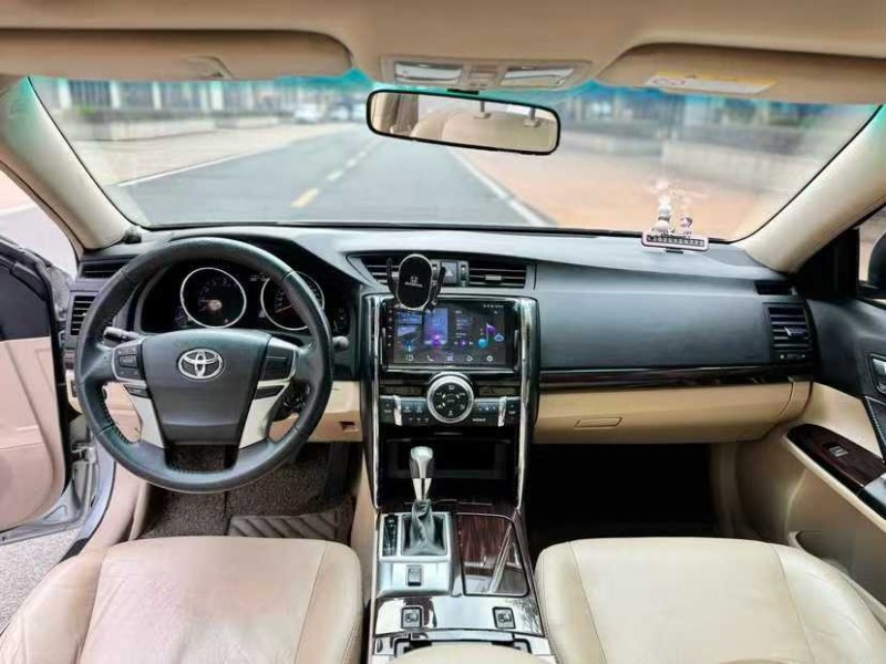 东莞13年丰田锐志6