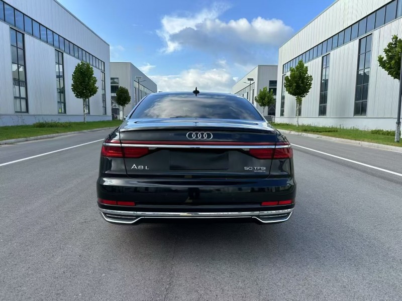 徐州21年奥迪A8L9