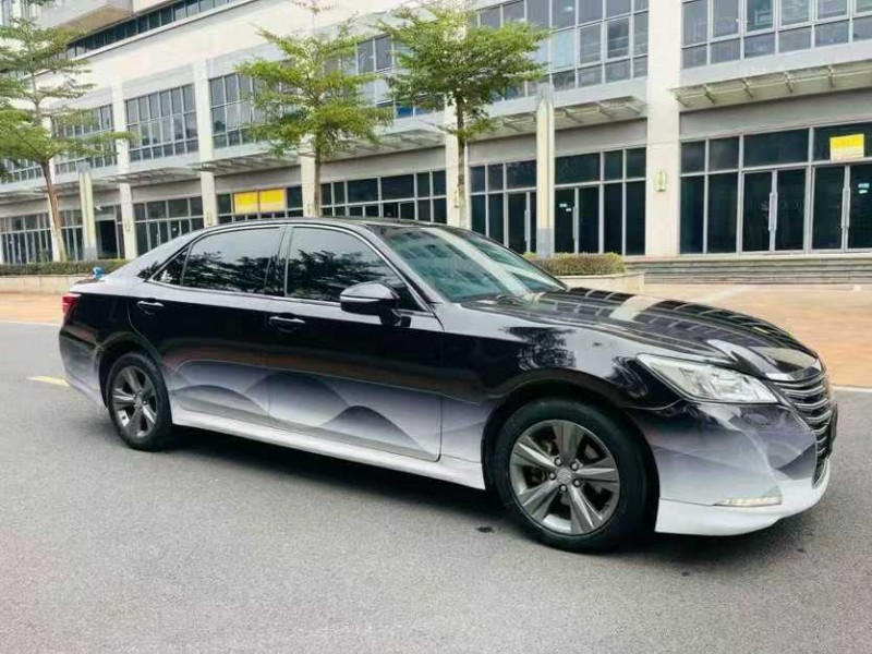 东莞17年丰田皇冠2