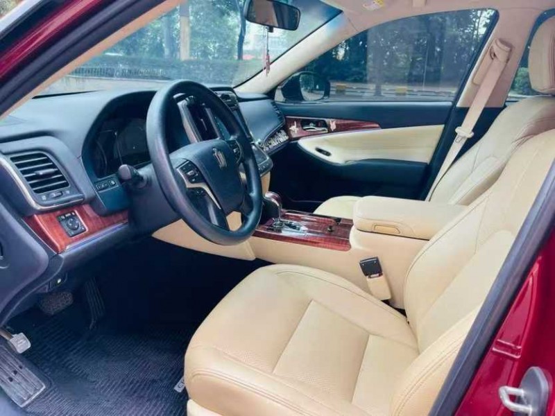 东莞17年丰田皇冠4