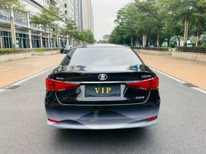 东莞17年丰田皇冠8