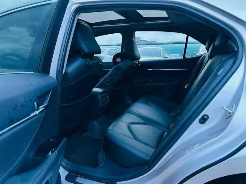 东莞19年丰田凯美瑞6