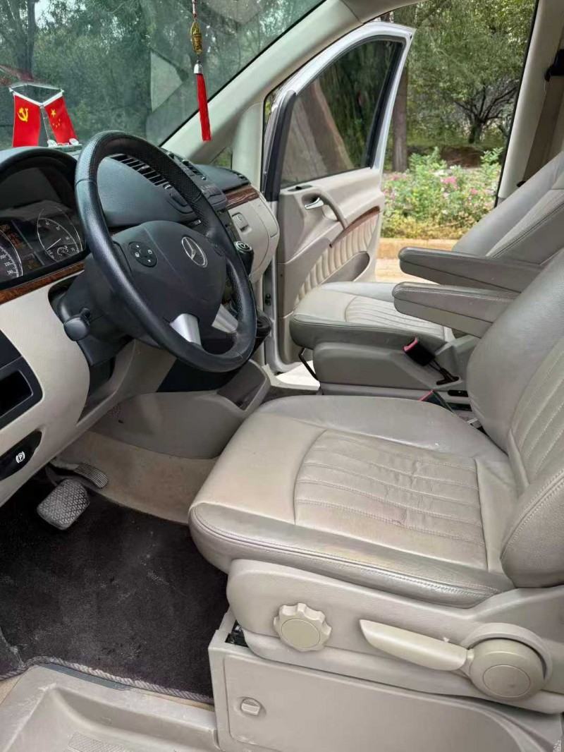 枣庄15年奔驰唯雅诺4