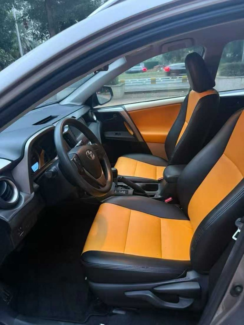 东莞14年丰田RAV44