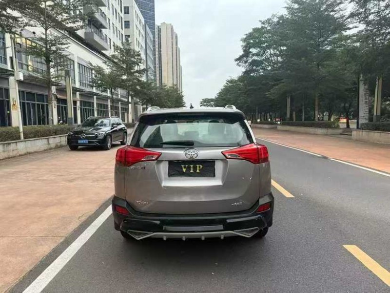 东莞14年丰田RAV47