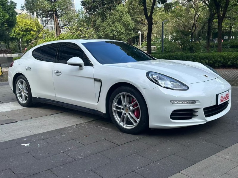 佛山16年保时捷帕拉梅拉2