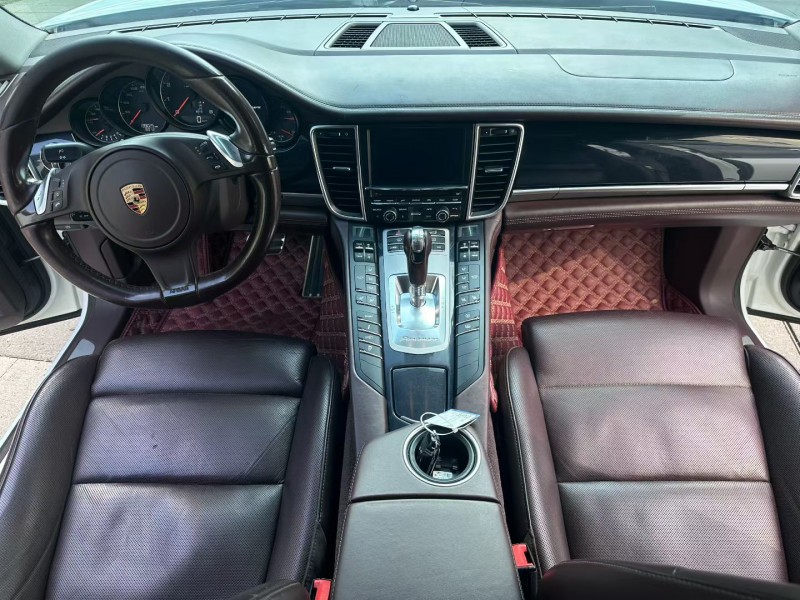 佛山16年保时捷帕拉梅拉5