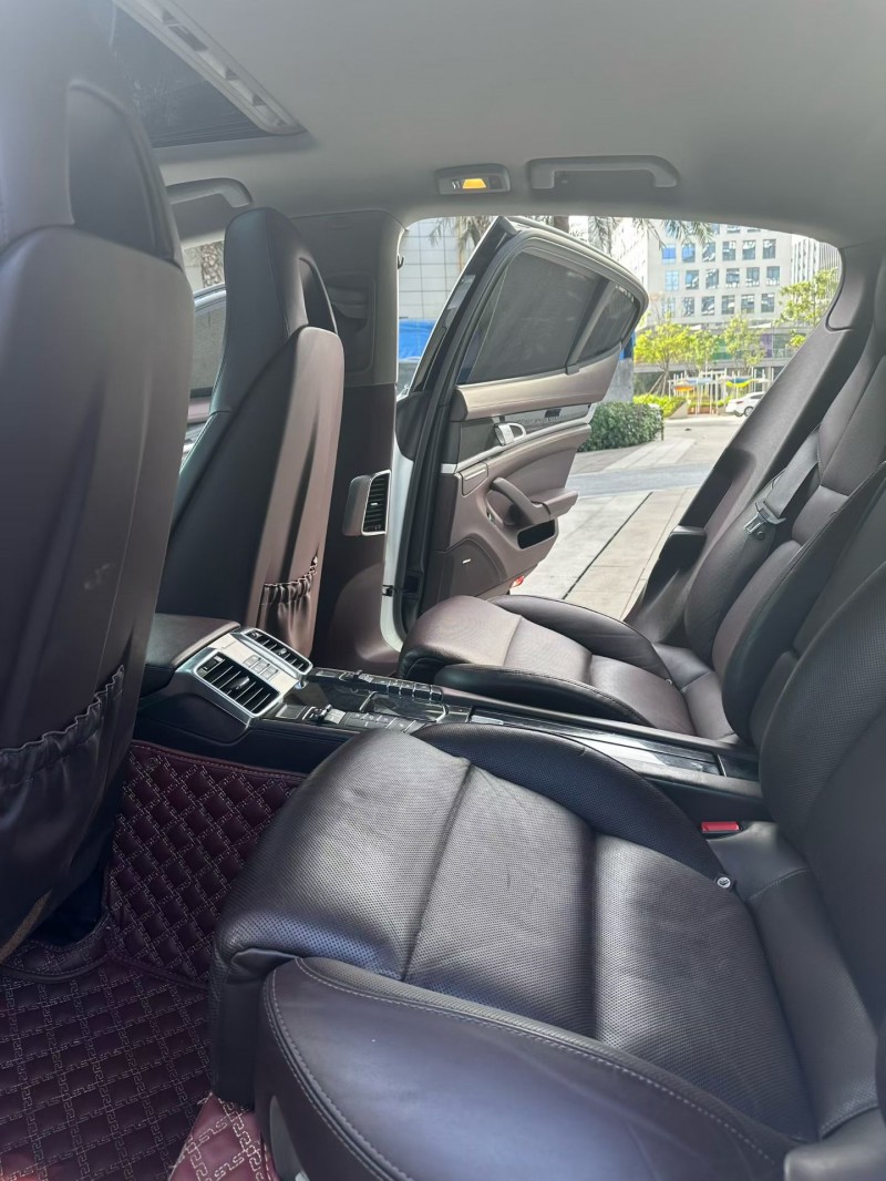 佛山16年保时捷帕拉梅拉6