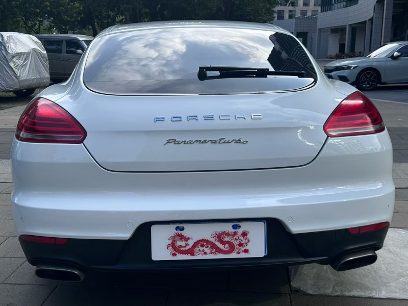 佛山16年保时捷帕拉梅拉9