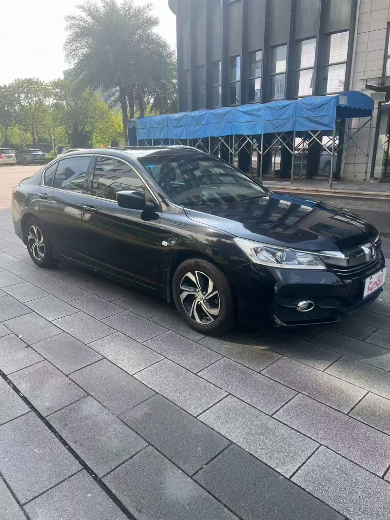 佛山17年本田雅阁2