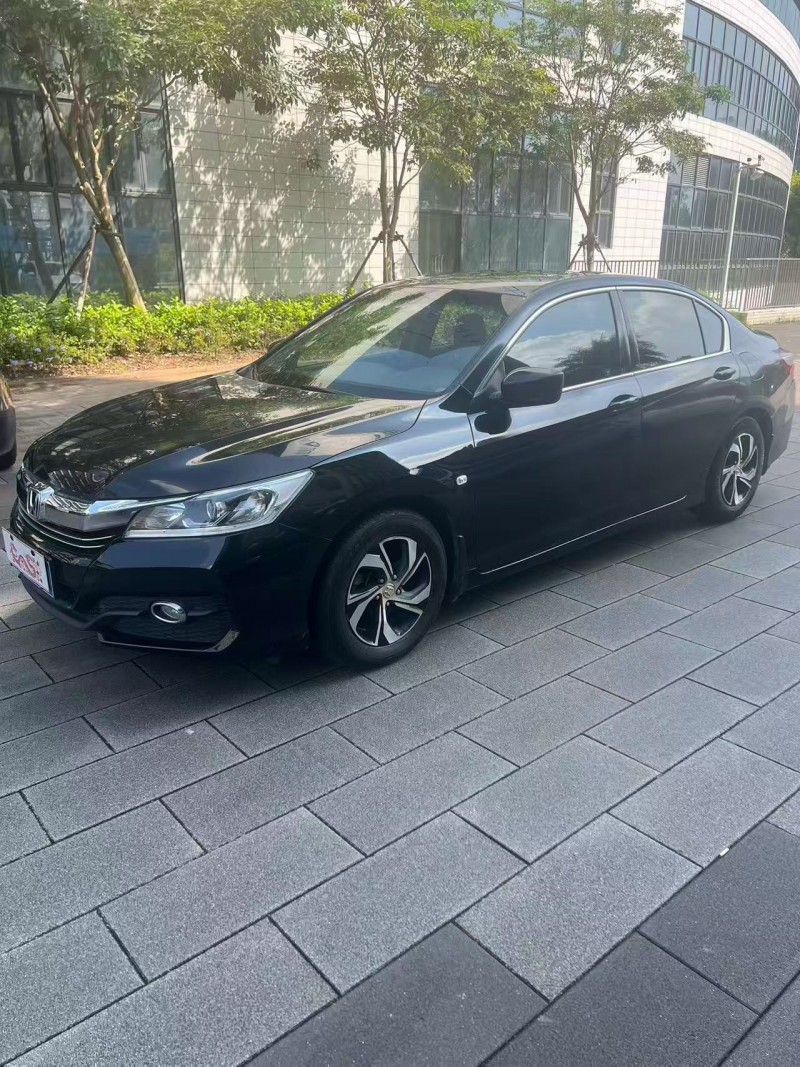 佛山17年本田雅阁3