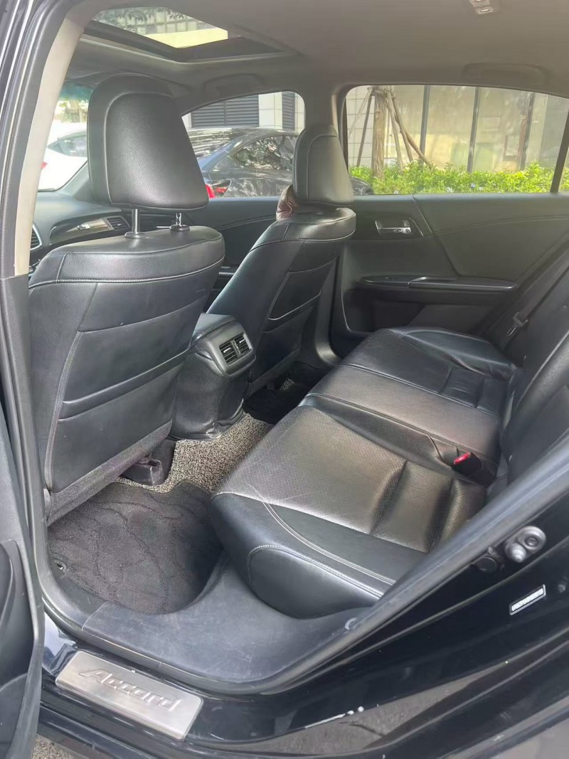 佛山17年本田雅阁6