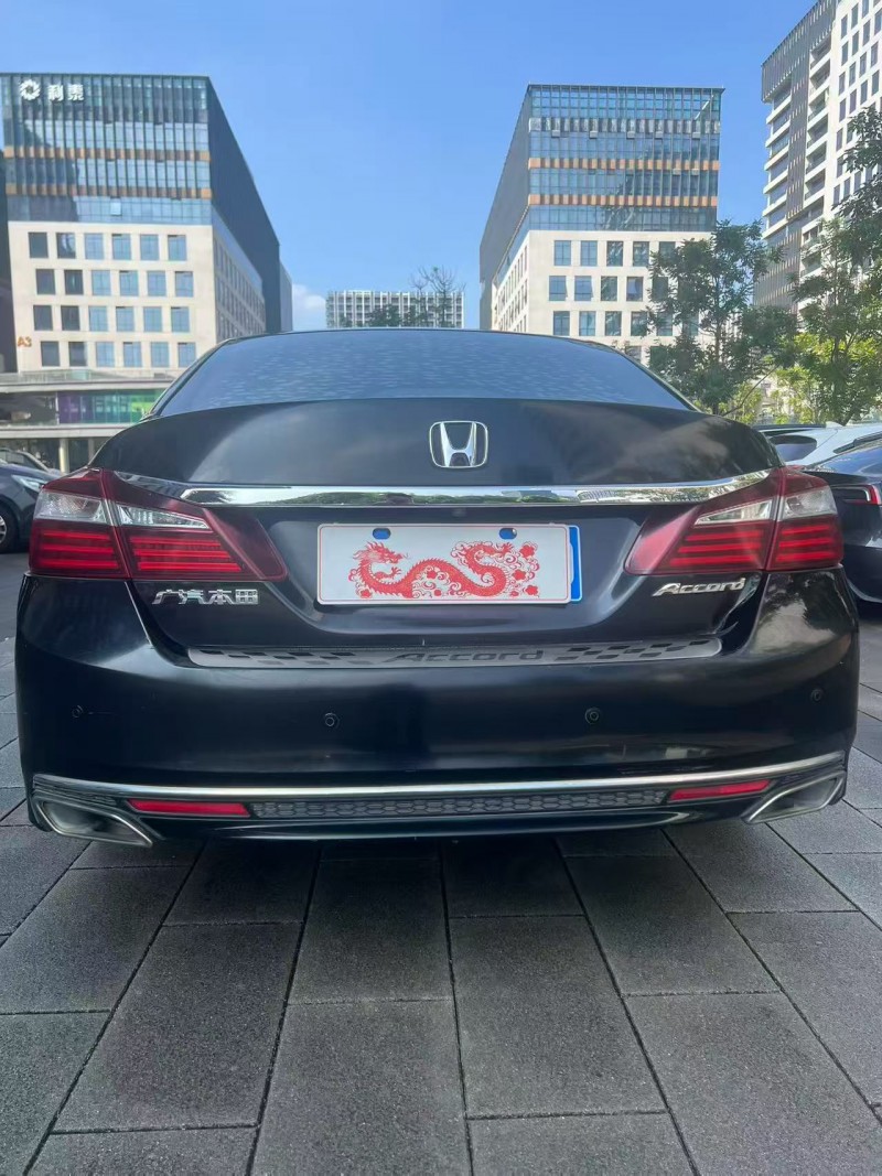 佛山17年本田雅阁9