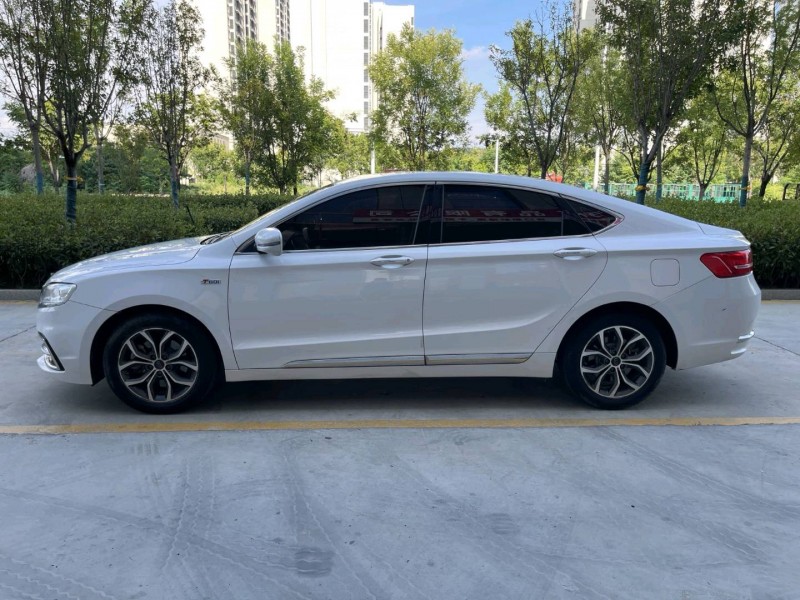 济宁18年吉利博瑞8