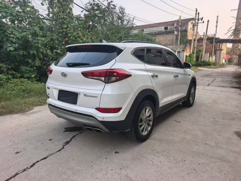 滨州18年现代途胜7