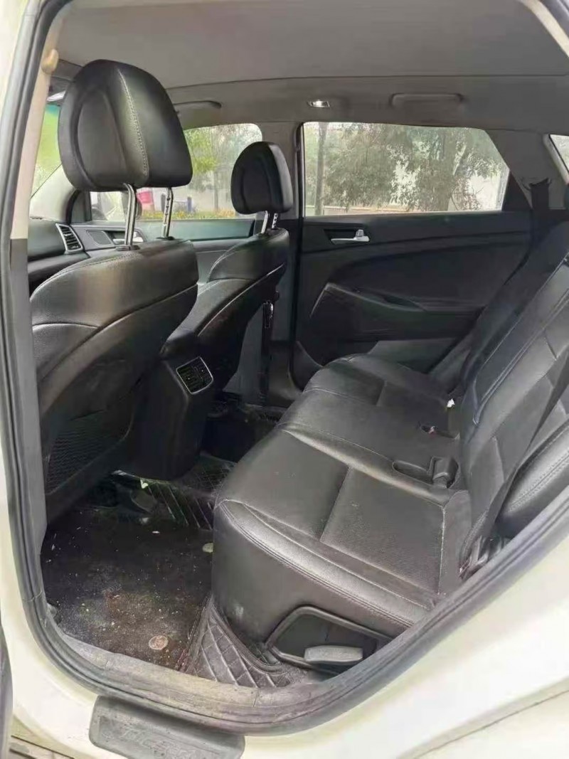 济宁18年现代途胜3