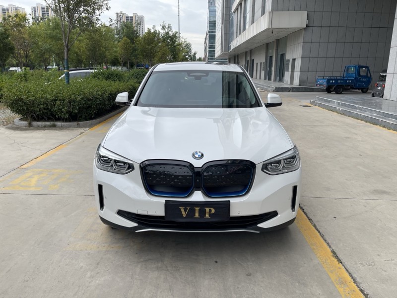 济宁21年宝马IX31