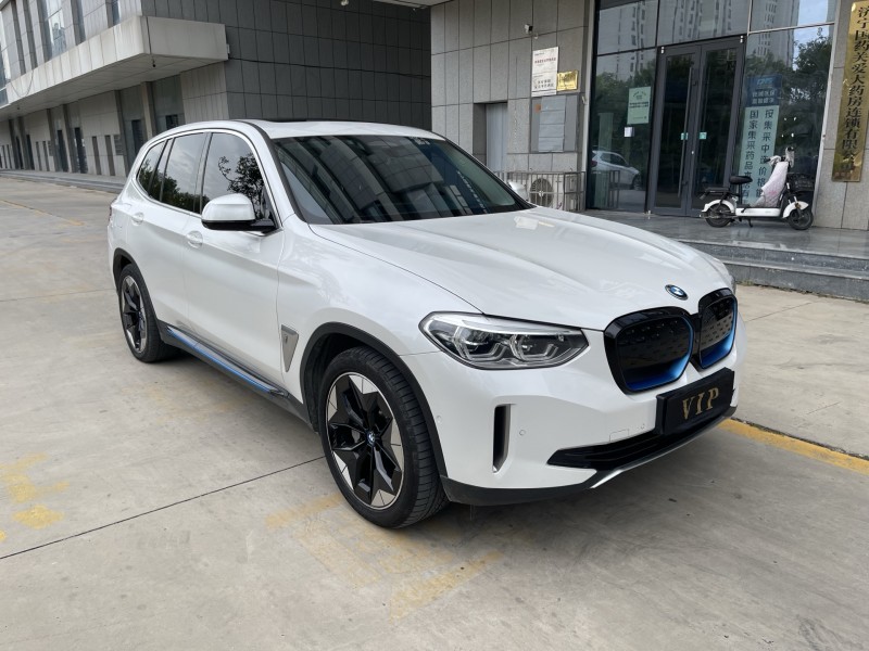 济宁21年宝马IX32