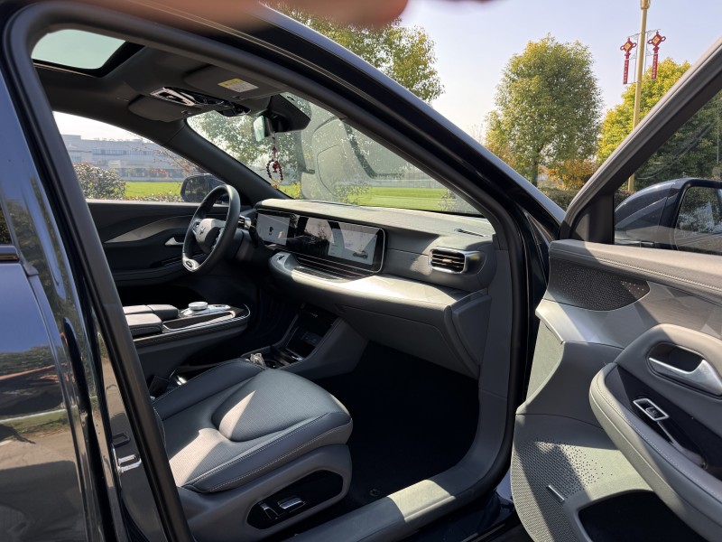 盐城23年极狐汽车阿尔法8