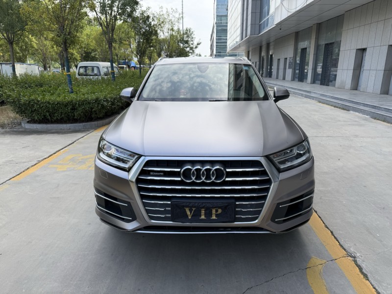 济宁17年奥迪Q71